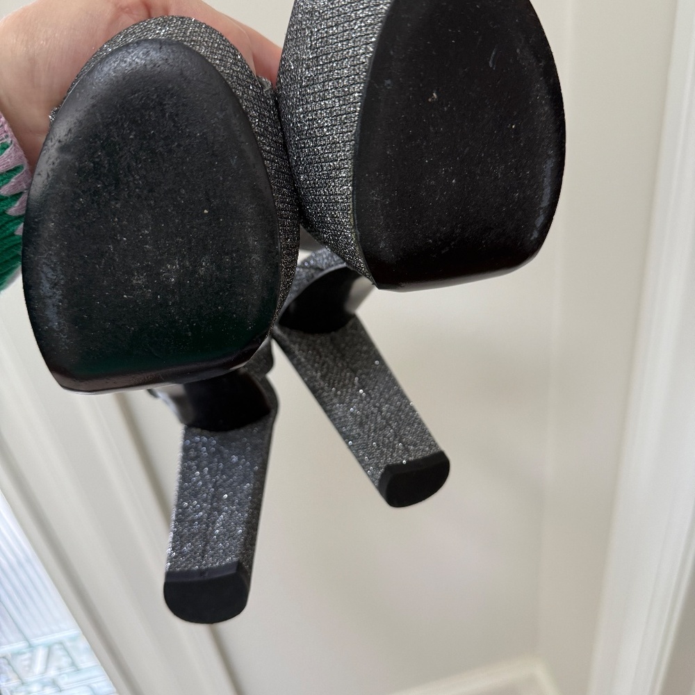 Stuart Weitzman Pranks Heels Size 8; Color Pewter… - image 3